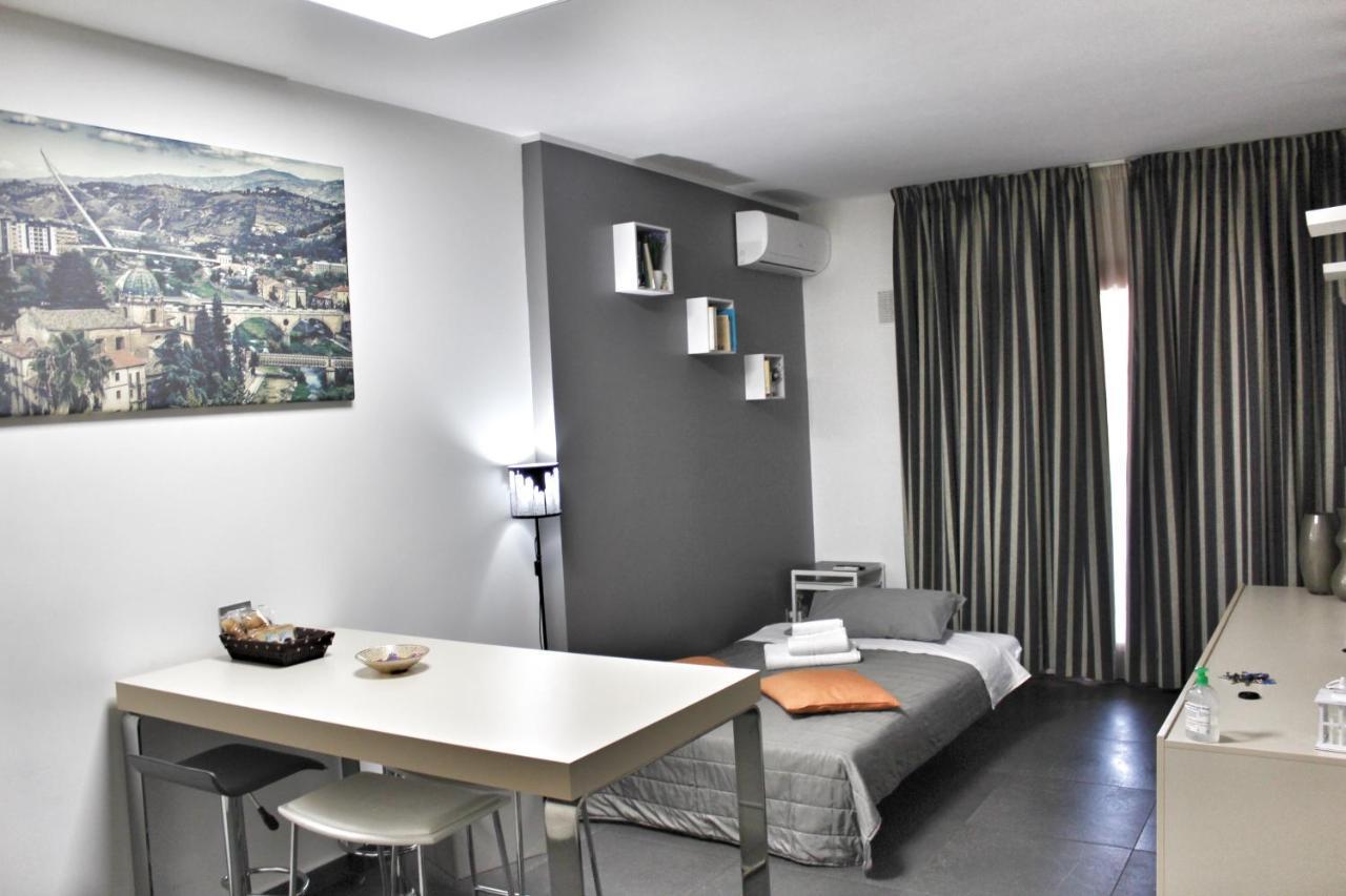 Cosenza Luxury Apartment Buitenkant foto